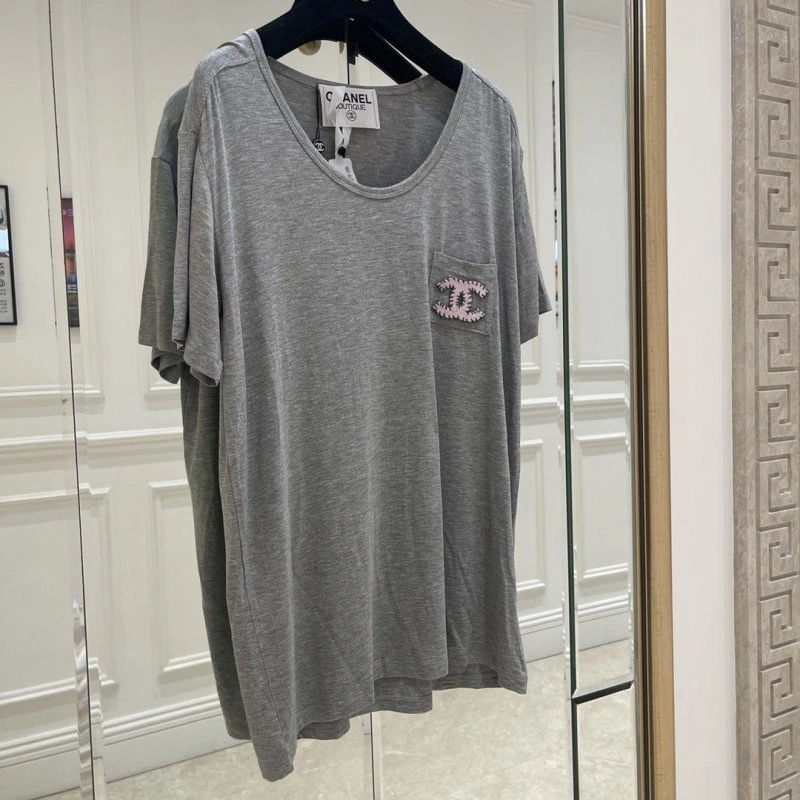 Compact Chanel T-Shirts 109629