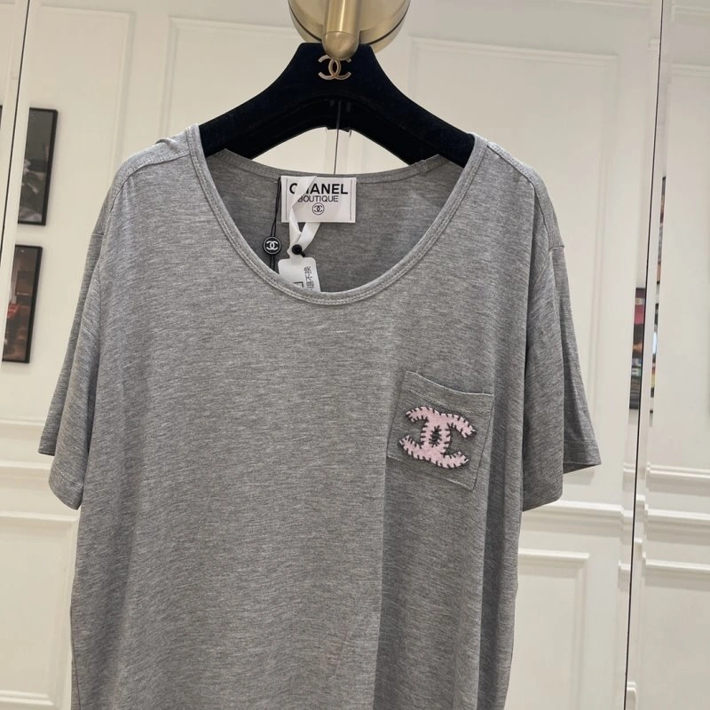 Compact Chanel T-Shirts 109629