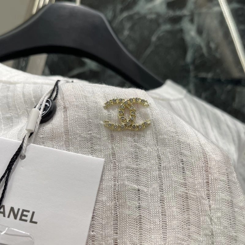 Chanel T-Shirts Classic 109627