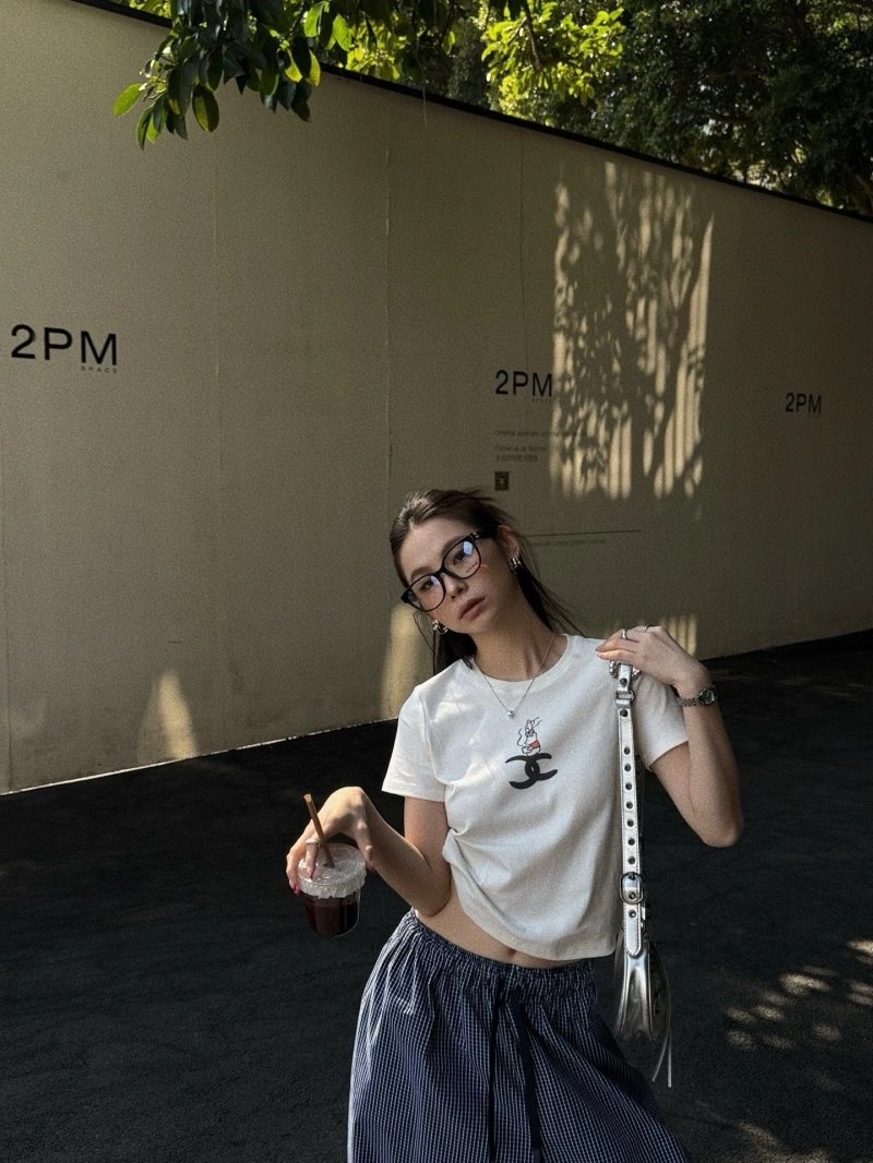 Casual Chanel T-Shirts 109630