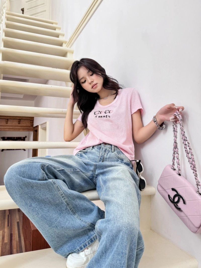 Cozy Chanel T-Shirts 109617