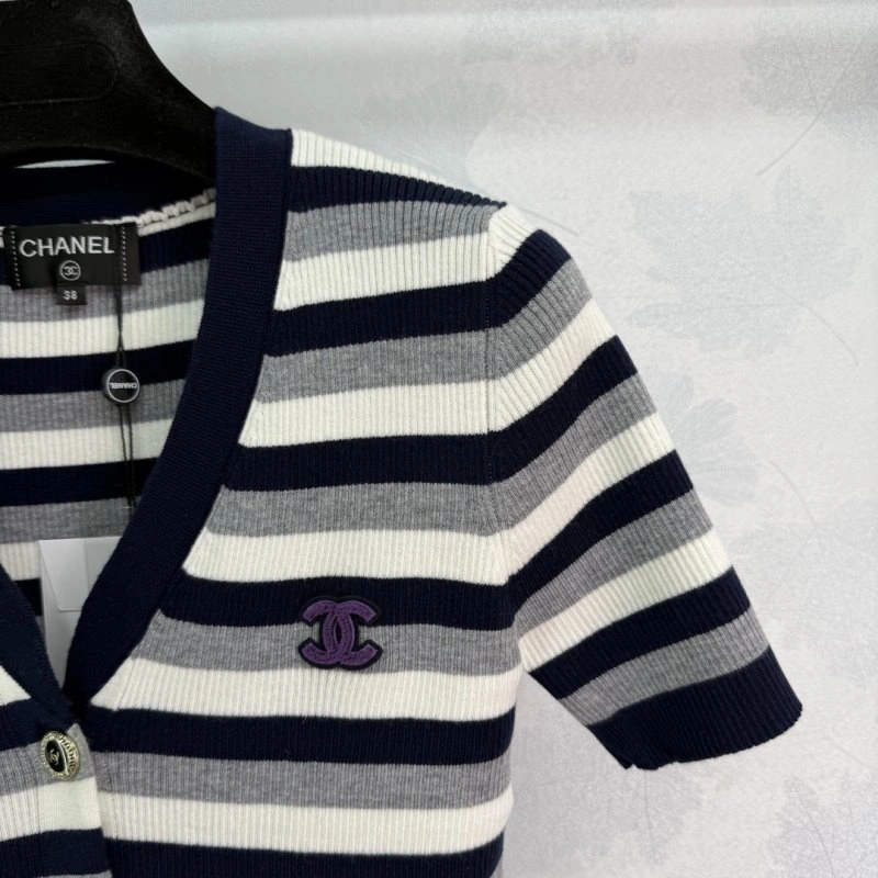 WeatherProof Chanel T-Shirts 109623