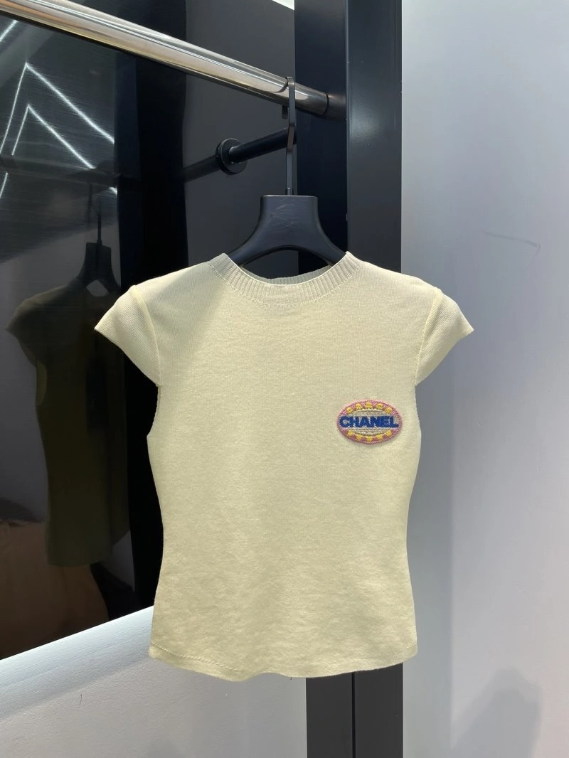 Chanel T-Shirts Comfortable 109610