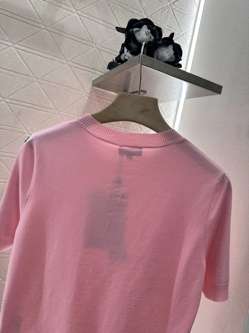Chanel T-Shirts Youthful 109433