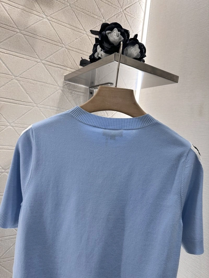 Sleek Chanel T-Shirts 109440