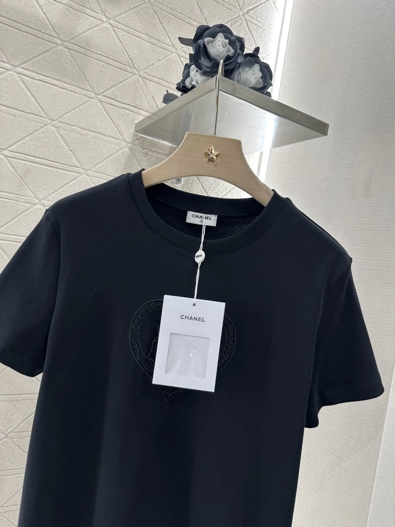 WellDesigned Chanel T-Shirts 109436