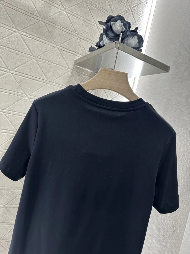 WellDesigned Chanel T-Shirts 109436