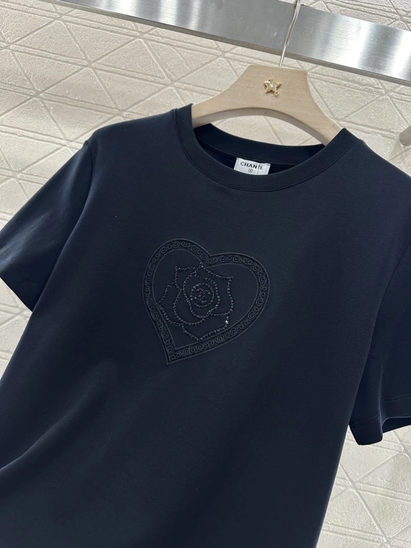 WellDesigned Chanel T-Shirts 109436