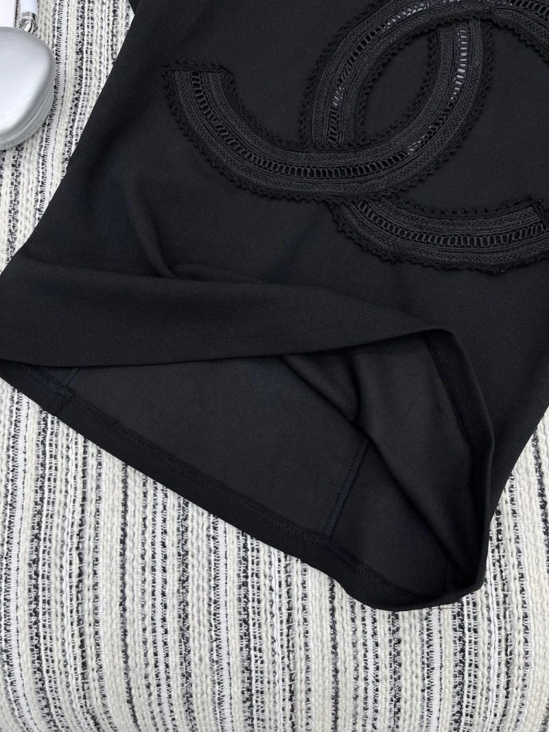Chanel T-Shirts Lightweight 109430