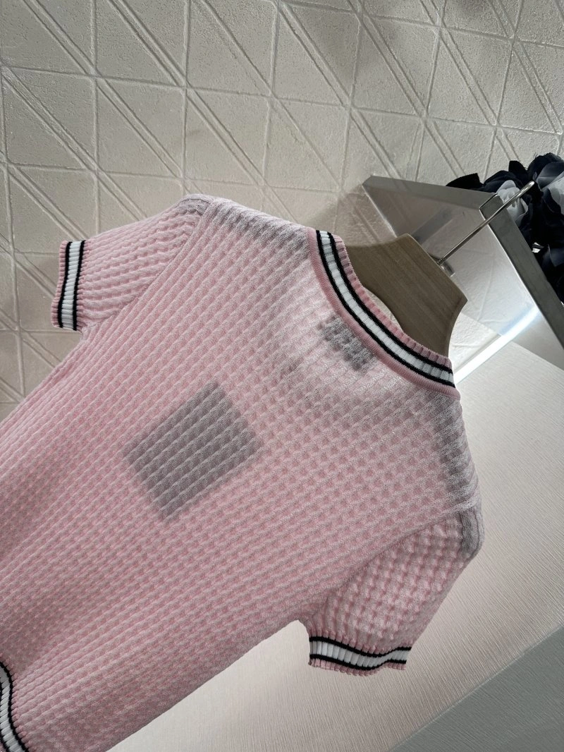 Chanel T-Shirts Sophisticated 109428