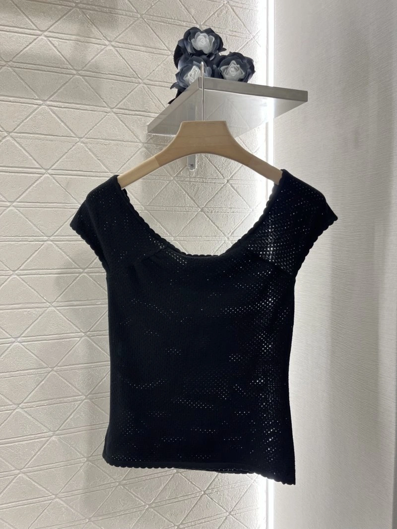 Sleek Chanel T-Shirts 109415
