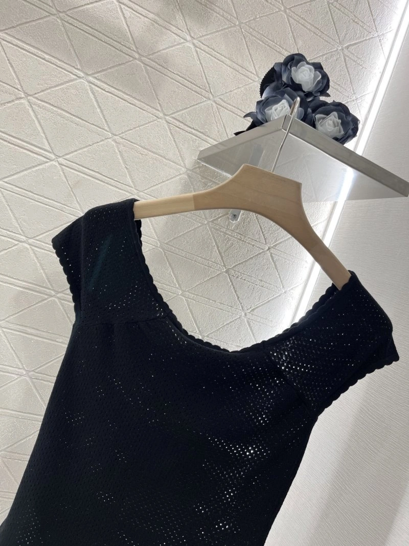 Sleek Chanel T-Shirts 109415