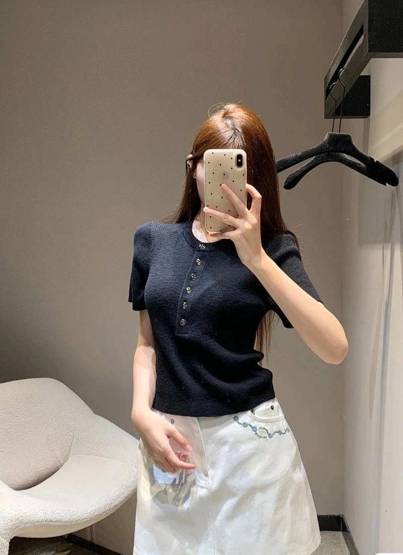 Soft Chanel T-Shirts 109396