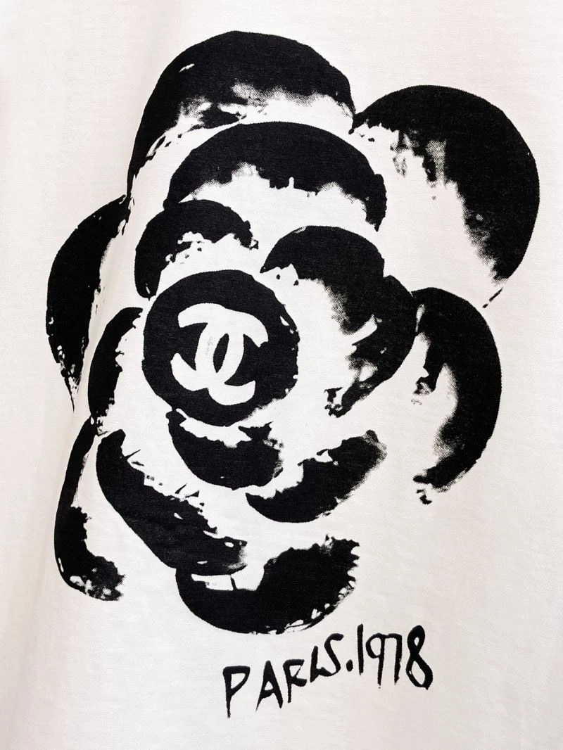 Refined Chanel T-Shirts 111206
