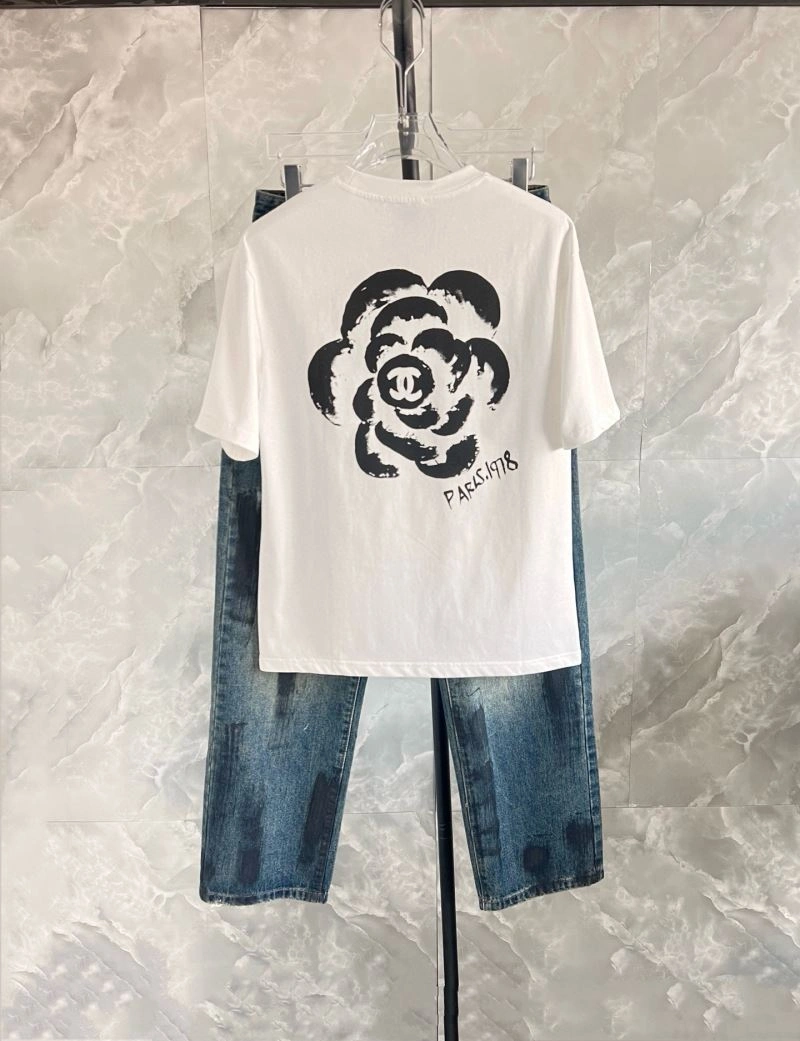 Chanel T-Shirts Trendsetting 111224