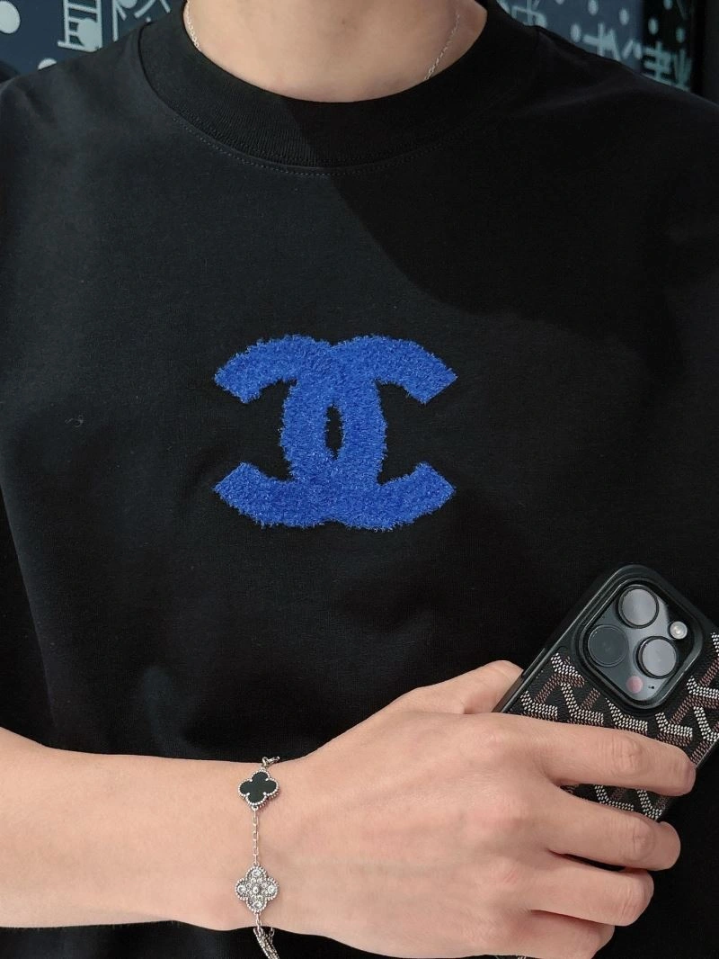 Comfortable Chanel T-Shirts 111197