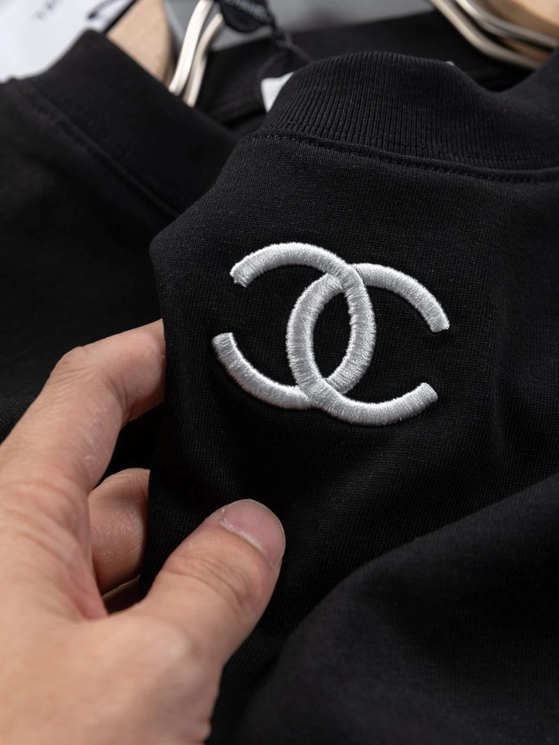 Chanel T-Shirts Casual 111186