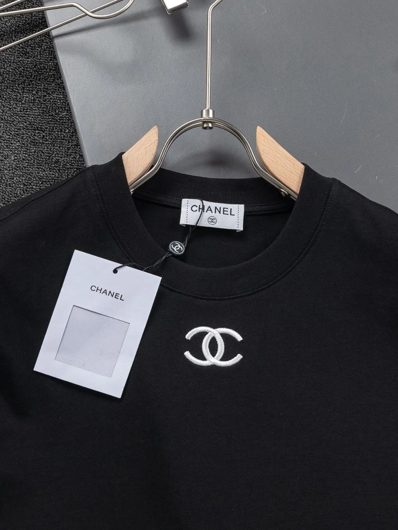 Chanel T-Shirts Casual 111186
