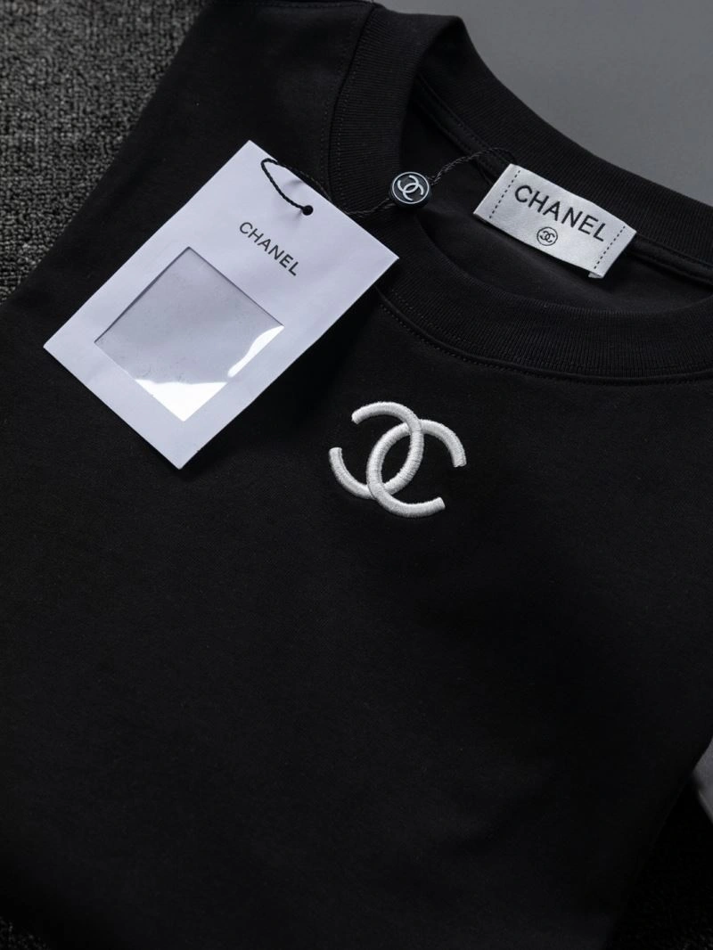 Chanel T-Shirts Casual 111186