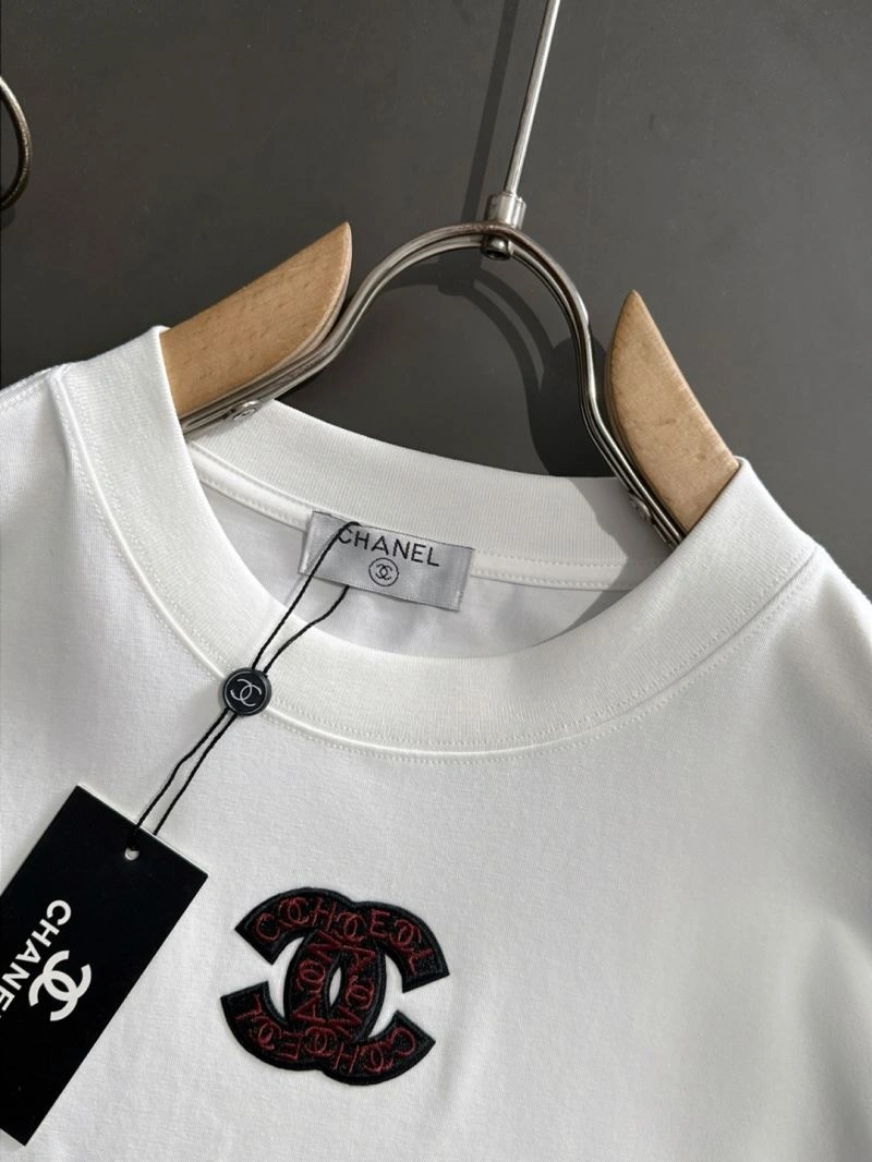 Premium Chanel T-Shirts 111187