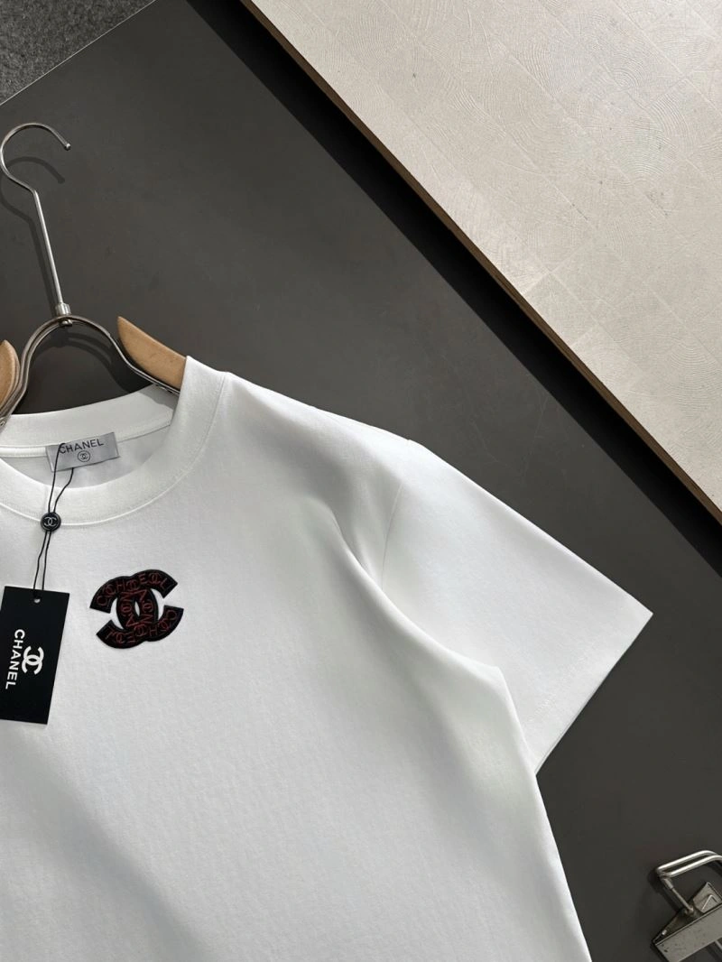 Premium Chanel T-Shirts 111187