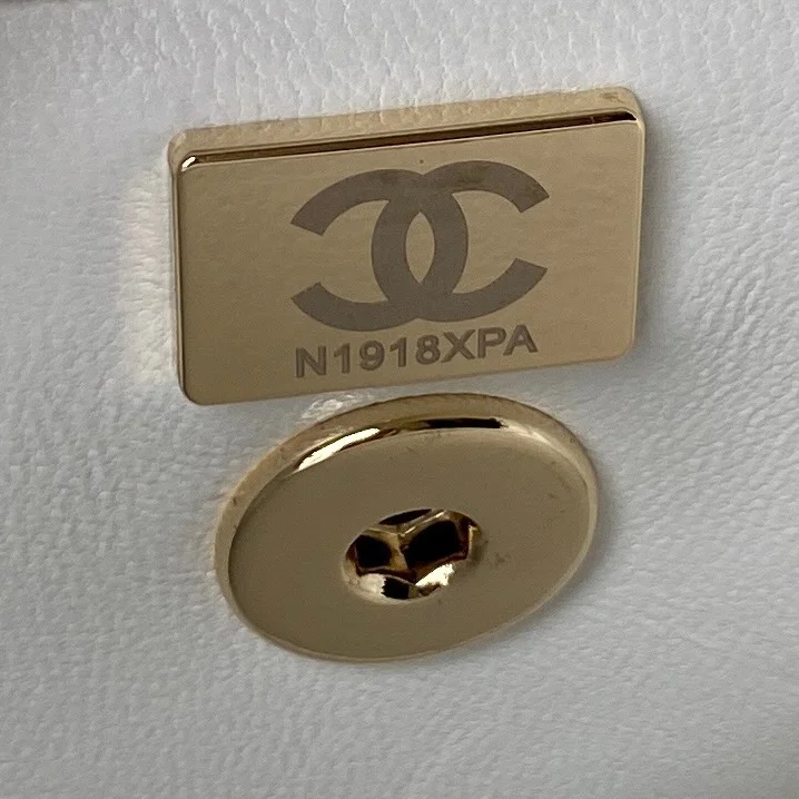 Contemporary Chanel Top Handle Bags 52484