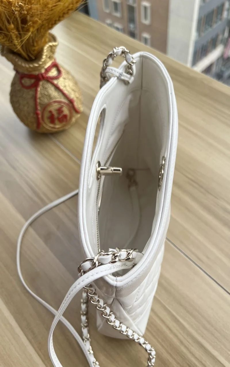 Flexible Chanel Top Handle Bags 54300