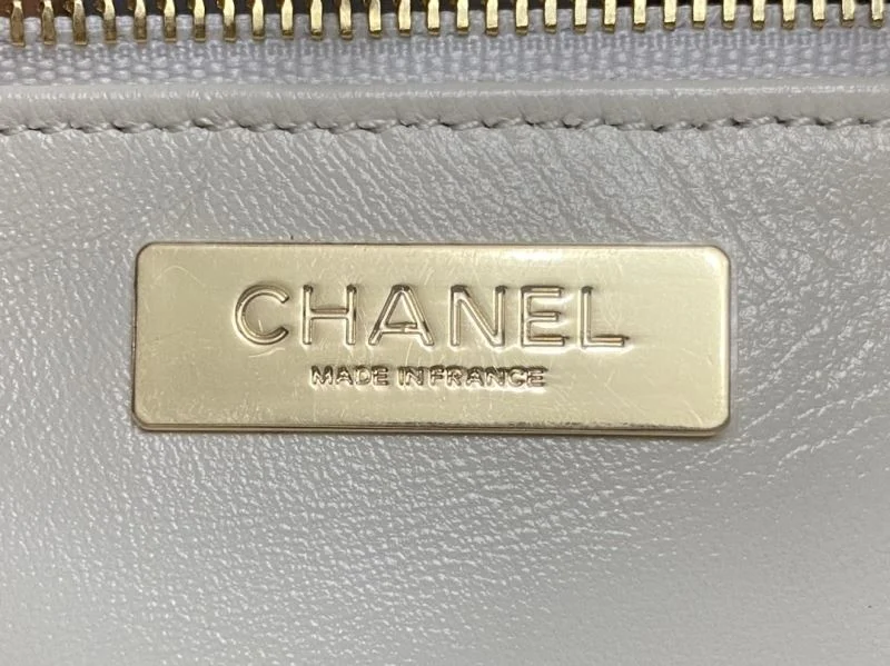WellDesigned Chanel Top Handle Bags 54282