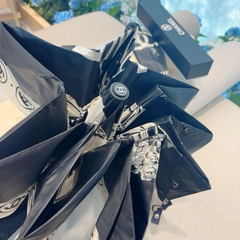Bold Chanel Umbrella 275877