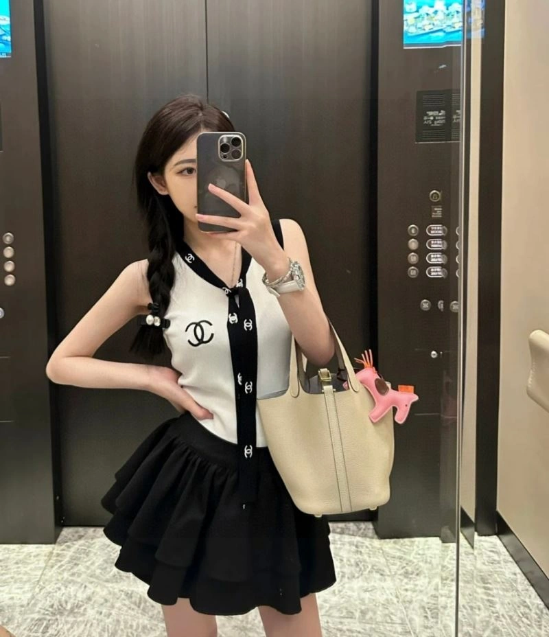 Chanel Vest Minimalist 276919