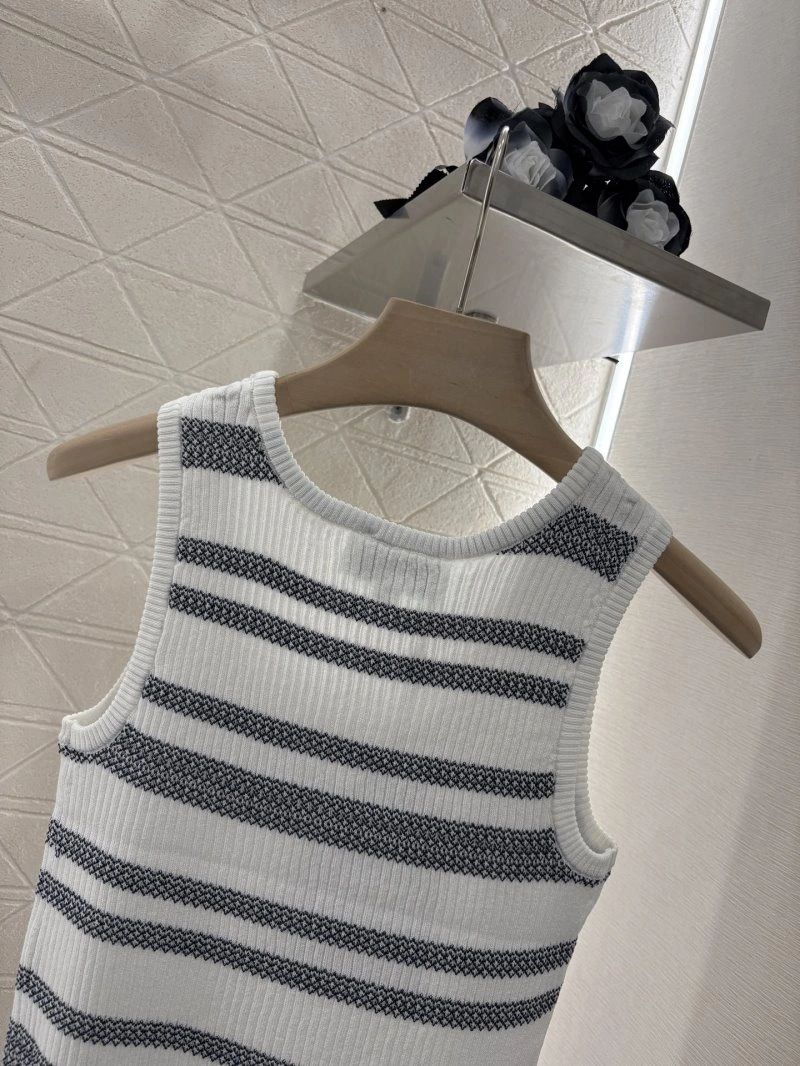 Breathable Chanel Vest 108541