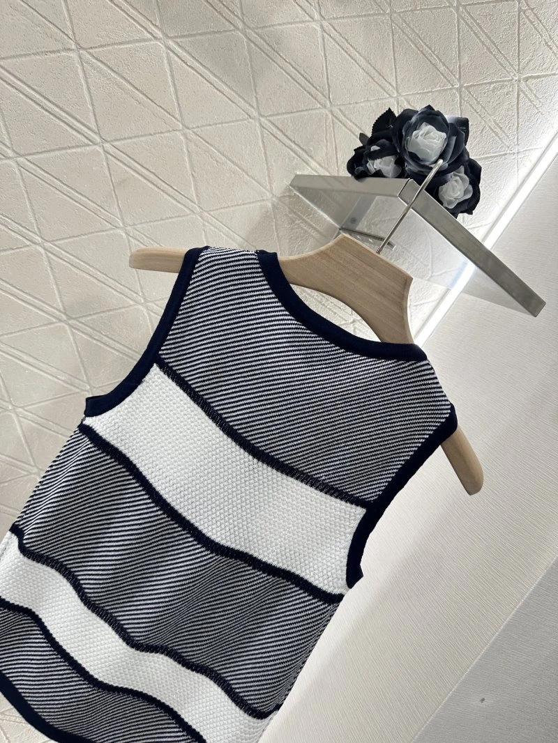 Chanel Vest WeatherProof 108521