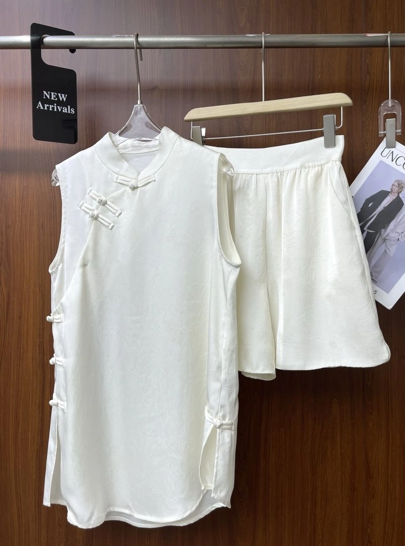 Chanel Vest FashionForward 108514