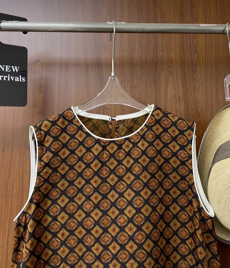 Trendy Chanel Vest 108503
