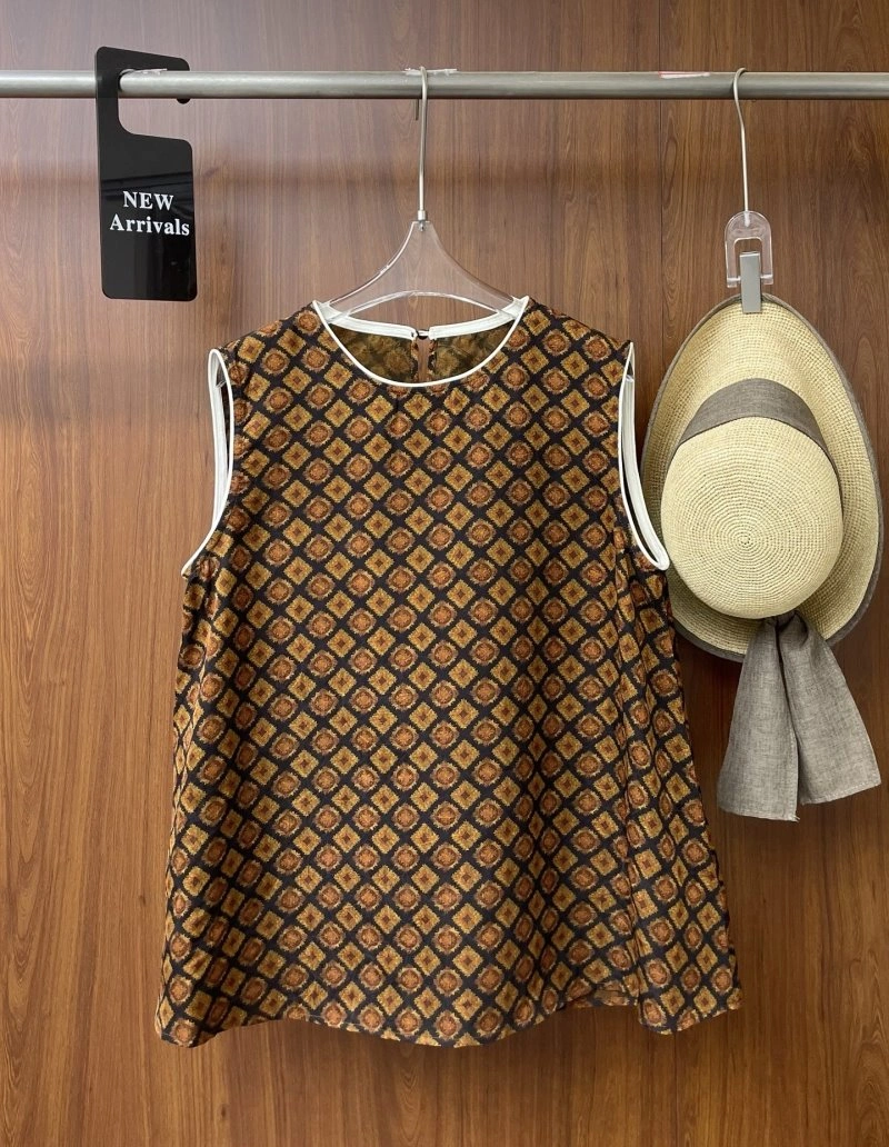 Trendy Chanel Vest 108503