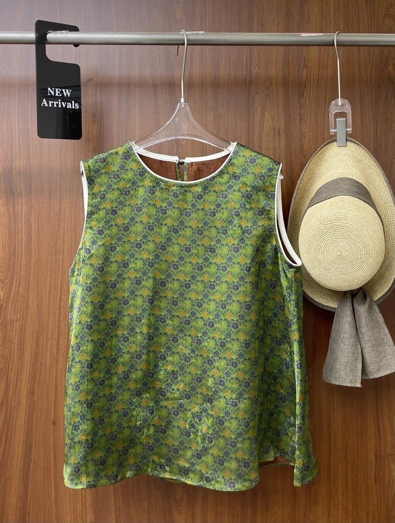 Trendy Chanel Vest 108503