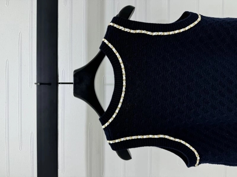Chic Chanel Vest 108476