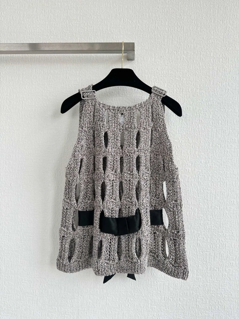 Chanel Vest Sleek 108402