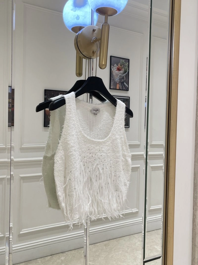 Chanel Vest Snug 108411