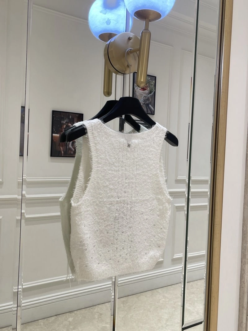 Chanel Vest Snug 108411