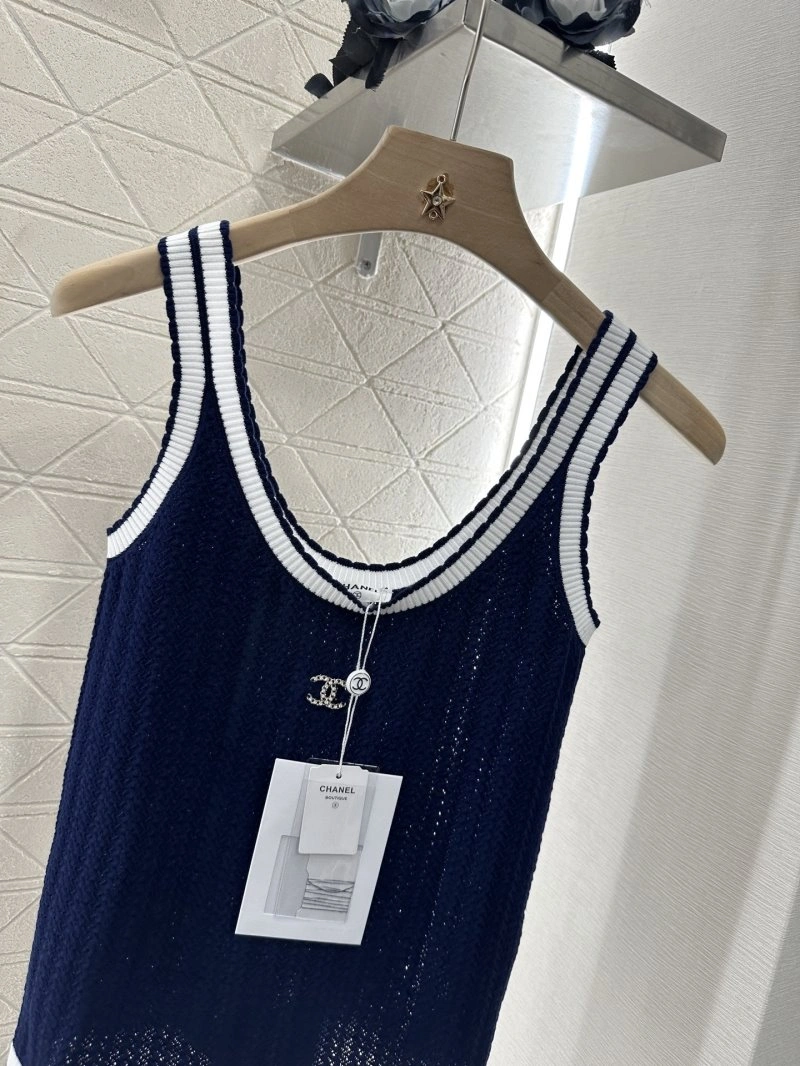 Lightweight Chanel Vest 108416