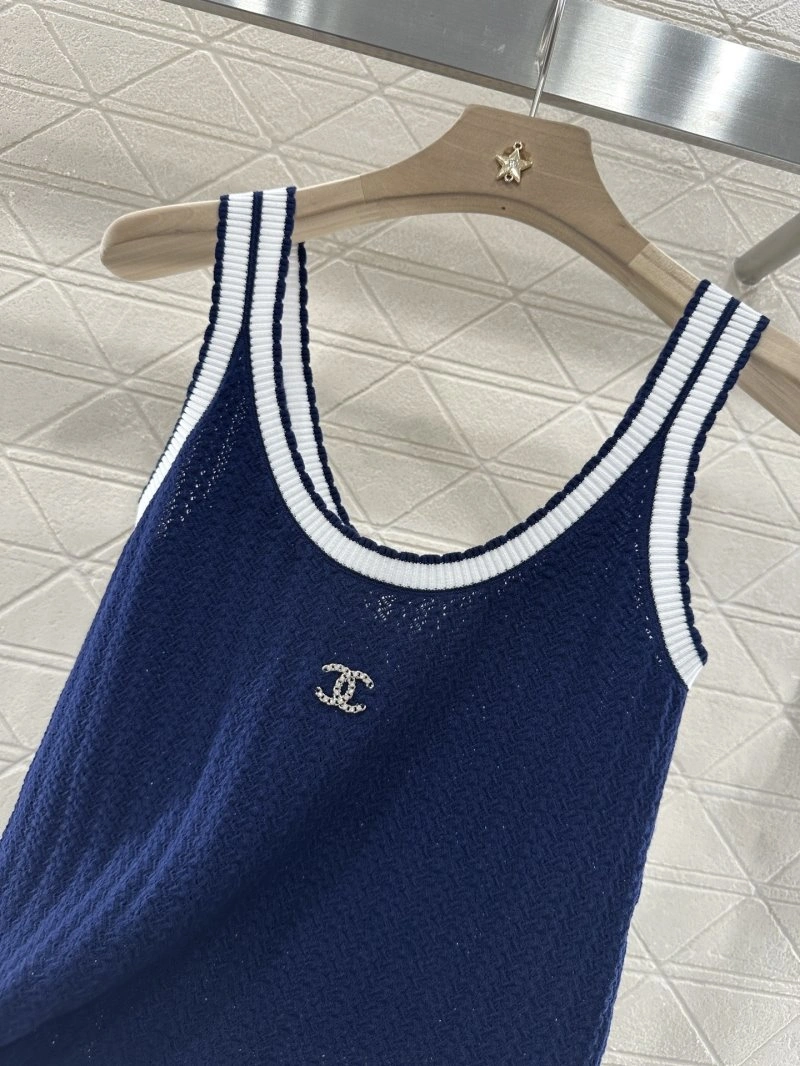 Lightweight Chanel Vest 108416