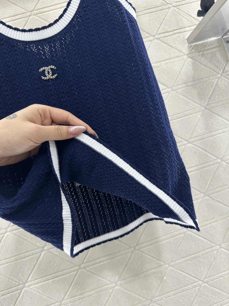 Lightweight Chanel Vest 108416