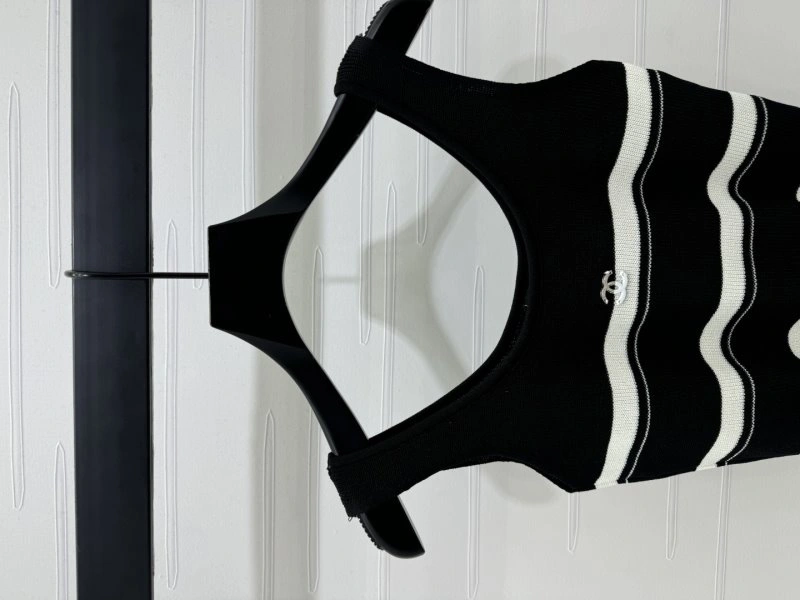 FreshLook Chanel Vest 108376