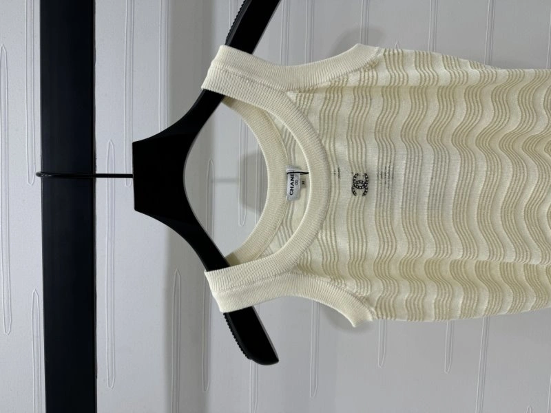 Effortless Chanel Vest 108377