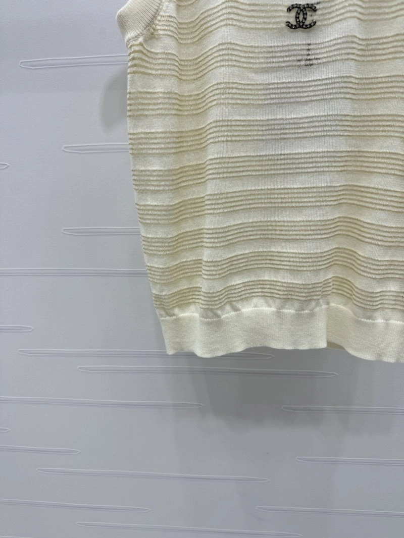 Effortless Chanel Vest 108377