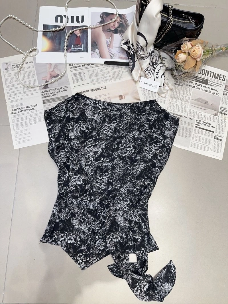Vibrant Chanel Vest 108389