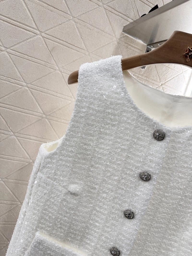 Durable Chanel Vest 108391