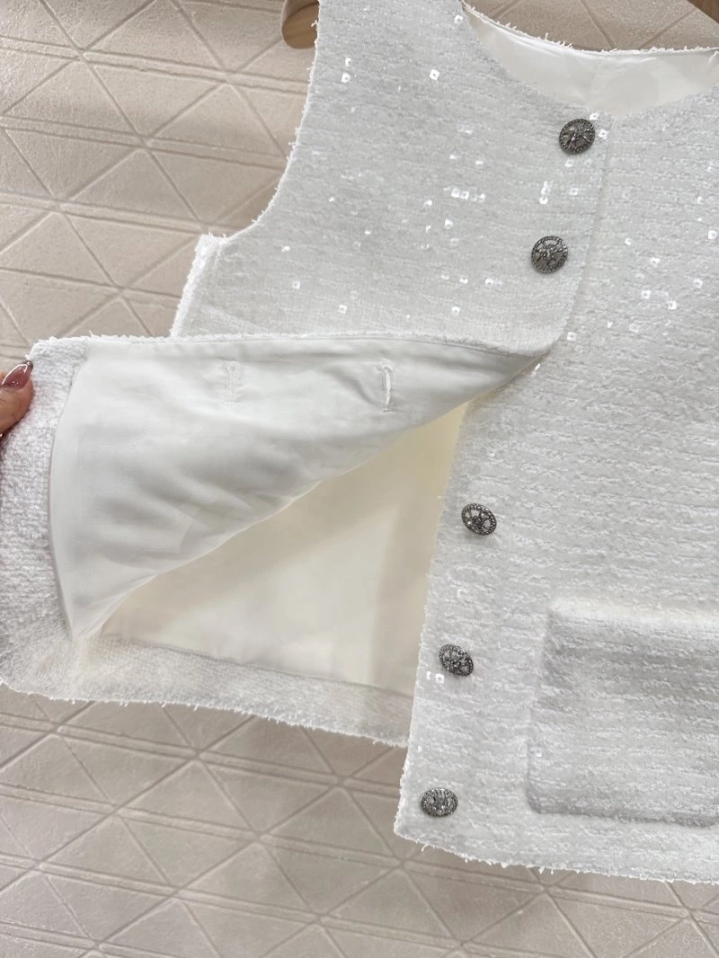 Durable Chanel Vest 108391