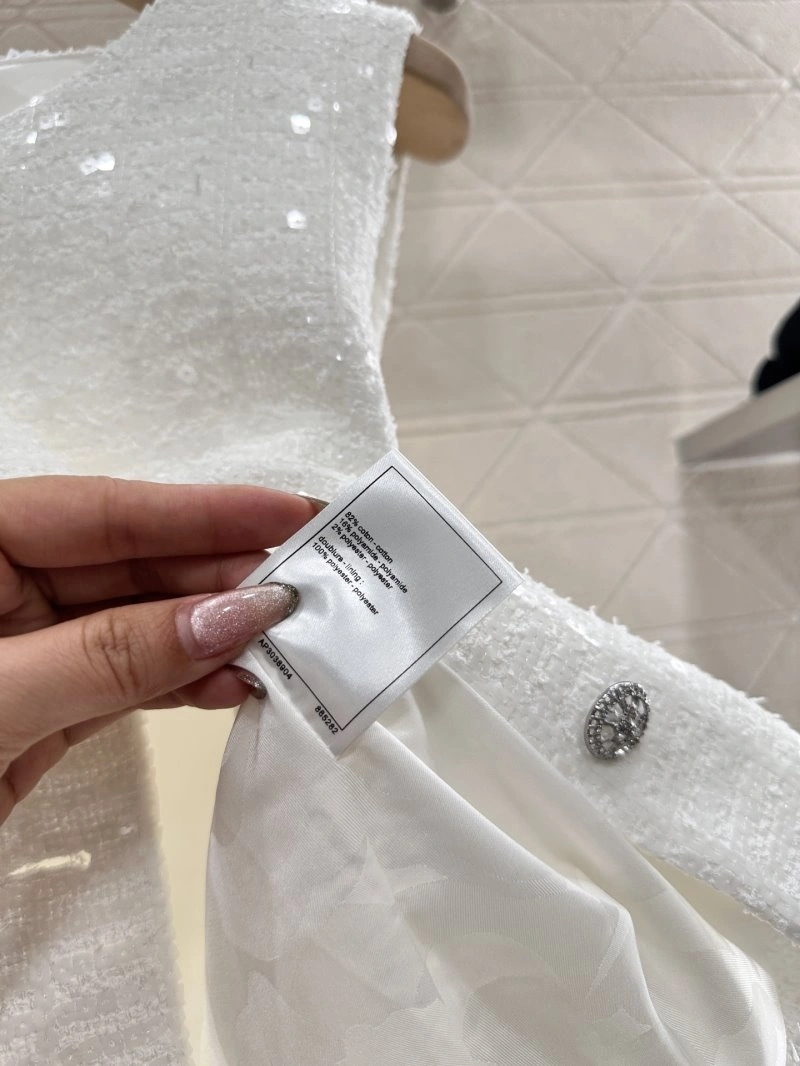 Durable Chanel Vest 108391